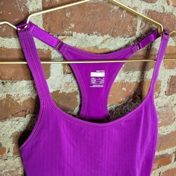 Nike‎ Small Purple Fit Dry Tank Top w/ Built-in Bra & Adjustable Straps - Picture 2 of 10